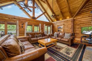 Whiskey Lullaby Lodge by American Patriot Getaways - 2