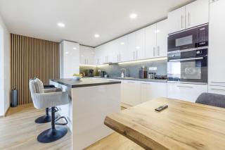 Airport Prague Luxury Apartment & Spa - 9