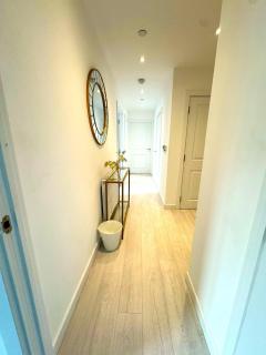 Three Bedroom Apartment Barking Riverside - London - Thamesmead - 2
