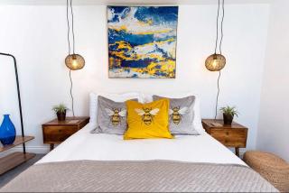 Barbican's Luxurious Townhouse - 0