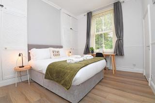 Harrogate Self Catering -King's Suite-Private Parking-Overlooking H-C-C - 6