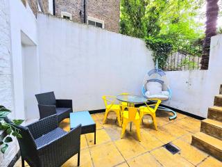Spacious & Cosy 2 Bedroom Home plus 2 Sofa-beds with Private Entrance and Back Patio, 3 min walk to Earl's Court Station - Londres - 9