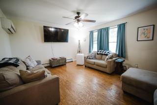 Spacious Country Home, Hot Tub, Fire Pit, Deck - 8