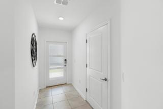 Paradise Home 20 Mins to Disney with Pool and Waterpark on Property - 1