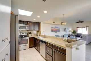 Sunny Tucson Townhome with Patio and Mountain Views! - 2