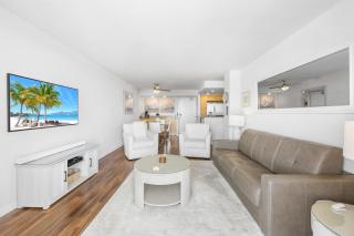 Penthouse beachfront condo with pool/fitness/grills - 6