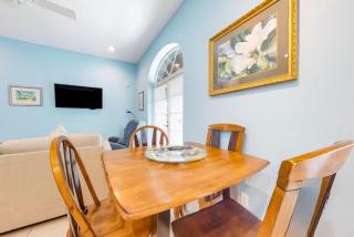 Coral Reef Suite - 9
