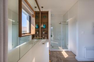 Exclusive Whale Rock 6-Bed Villa with Ocean Views - 5