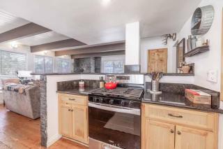 Navigate Stays Best Location Pet Friendly Games - Big Bear City - 4