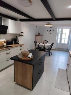 Maison En Centre Ville - Saint-Saturnin-lès-Avignon - 0