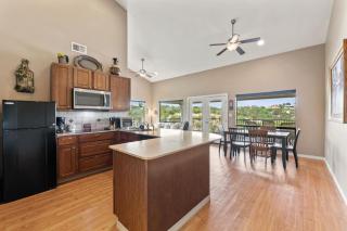 Vineyard Duplex Retreat: Lakefront Views with Private Dock Access - 3