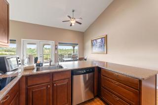 Vineyard Duplex Retreat: Lakefront Views with Private Dock Access - 1