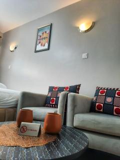 Acacia Haven Studio, Junction Mall, Ngong road - Nairobi - 0