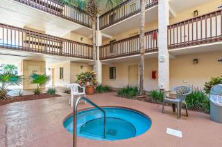 Spacious 2BR Resort Condo Beach, Hot Tubs & Family-Friendly Fun - 7