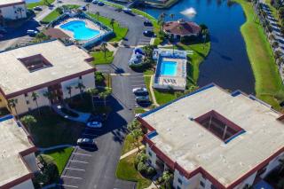 Spacious 2BR Resort Condo Beach, Hot Tubs & Family-Friendly Fun - 6