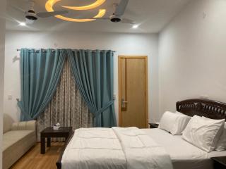 Luxury Apartment - - 0