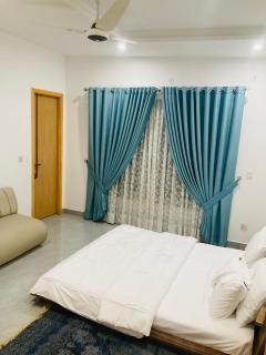 Luxury Apartment - - 2