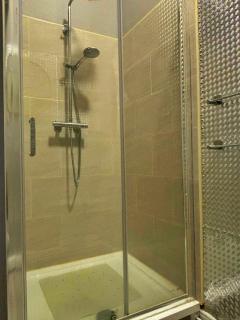 Near City-Birkenhead rooms for 5 - Birkenhead - 8
