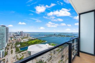 MVR - Bay & Brickell Views from Chic Studio - 9