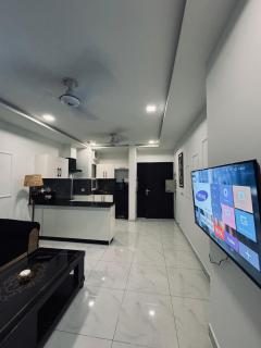 Artistic & Elegant 1BHK With Pool , Cinema and Gym - Lahore - 5
