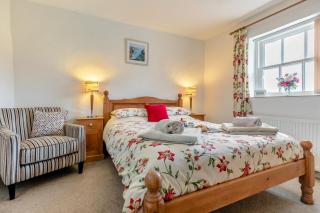 Foxglove Cottage at Gadles Farm - 2