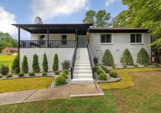 Newly Renovated-Private Pool & Huge Deck - Charlotte - 0