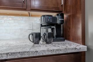 The White House Coveted Triplex Near Lake - 1