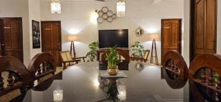 Urban by Hexa Stays - 7