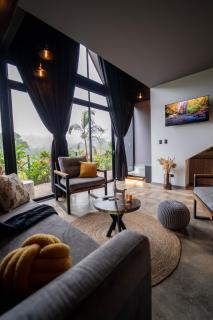 Cozy Volcano View Stay Brand New & Hot Tub - 5