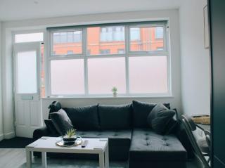 City Centre 2BR Flat with parking, Sleeps 6 - Nottingham - 2