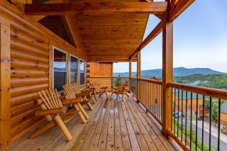 The One with the View by American Patriot Getaways - 4