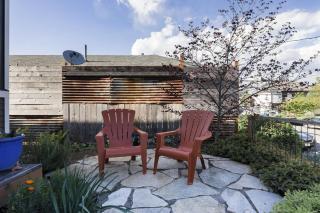 Blue Door Micro-Loft - 7