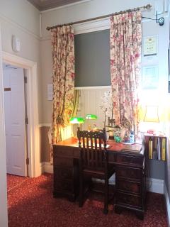 Hunters Lodge Guest House - 2