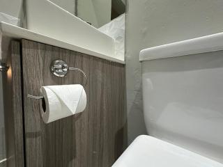 Serene Studio - Steps away Rosebank Mall - 7