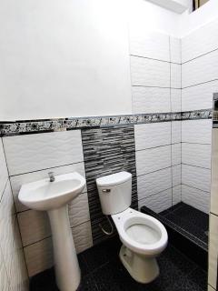 Casa familiar con parrilla, piscina, WiFi y cesped -  - 2