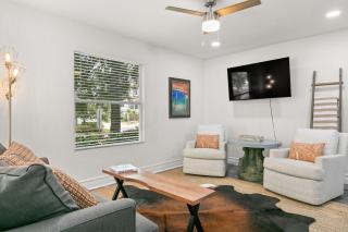 NEW SoHo Sanctuary - Gorgeous Apartment Steps to S Howard Ave with Fenced Yard - 5