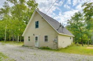 Fish and Hike Wooded Home with Deck in Dexter - Dexter - 8