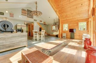Fish and Hike Wooded Home with Deck in Dexter - Dexter - 7