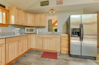 Fish and Hike Wooded Home with Deck in Dexter - Dexter - 5