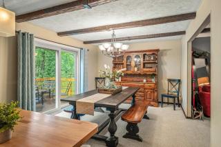 Double Diamond Lodge by AvantStay Group Escape w Firepit Patio Activities - 1