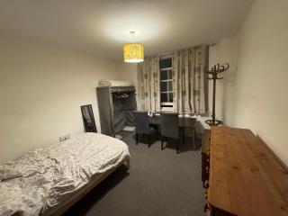 Russell square big room - 6