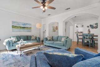 Beachy Villa! Just Renovated, Pools, 2 Min to the Beach - 9