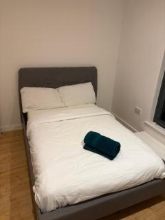 Rooftop 2 Bed Penthouse, Hot Tub, Wrapped Balcony, Free Parking, Train Station Location by Opulent Stays - Derby - 2