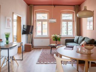 Maximi Apartments by Rosini - gegenüber Dom & nahe Schloss Merseburg, ideal für Geschäftsreisende, Familien & Longstay - 0