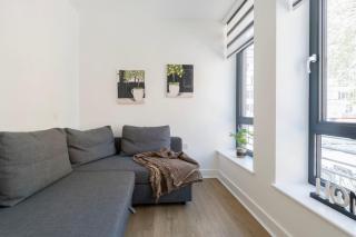 Stylish Modern Apartment by Aldgate East Station 1A - 9