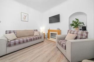 Couples or Golfers Near to Beach - Troon - 0