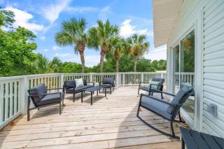 Seas & Greetings! 5BR 4BA House! Elegant Coastal Living Near the Shore - 3