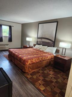 Airport Inn - Flint - 4