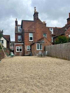 Group Stay Paradise 7 Bedrooms, All with En-Suites - Canterbury - 1