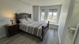 Elegant 4 Bedroom, 4 Bath Close to Trinity Commons Brampton Minimum 28 Nights Stay - Brampton - 5